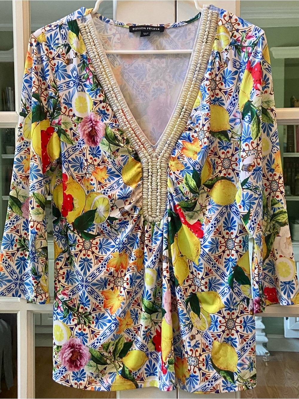 Boston Proper Lemon & Floral Pearl Embellished V-Neck Top Size Medium